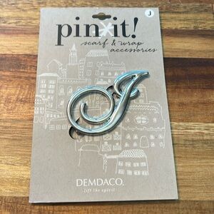 Demdaco Pin It! Scarf & Wrap Accessories Brooch. Letter “J”. P